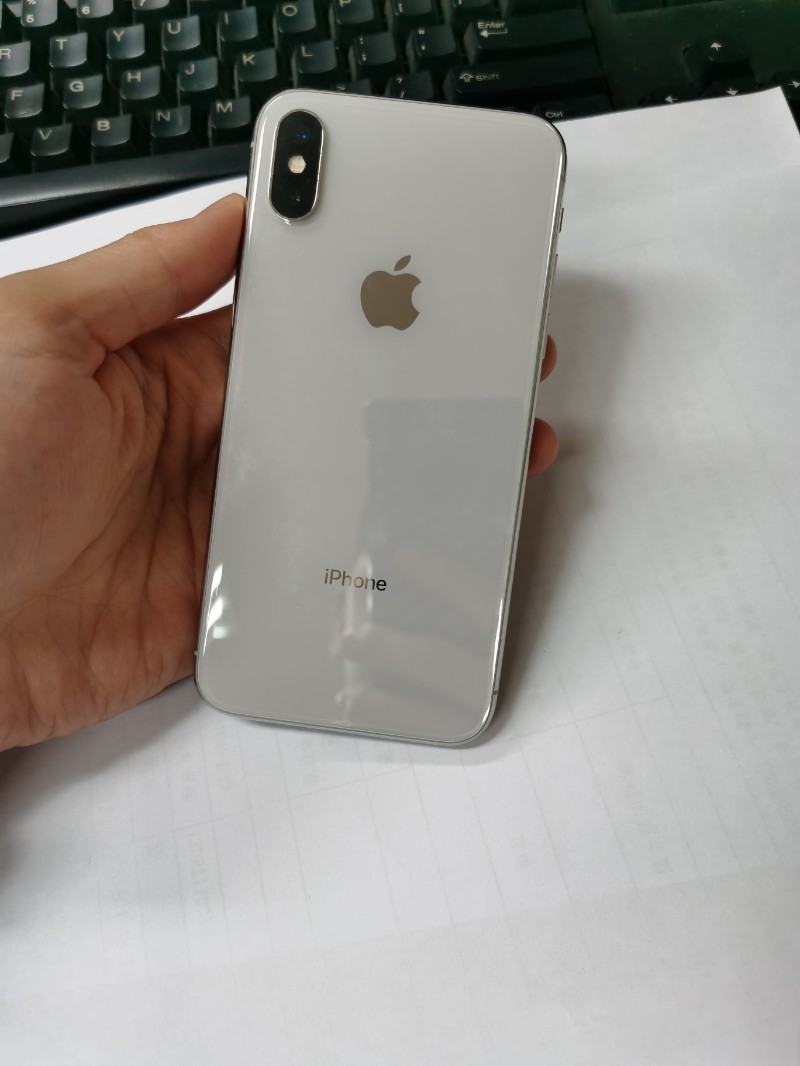 出一台8成新iphoneX